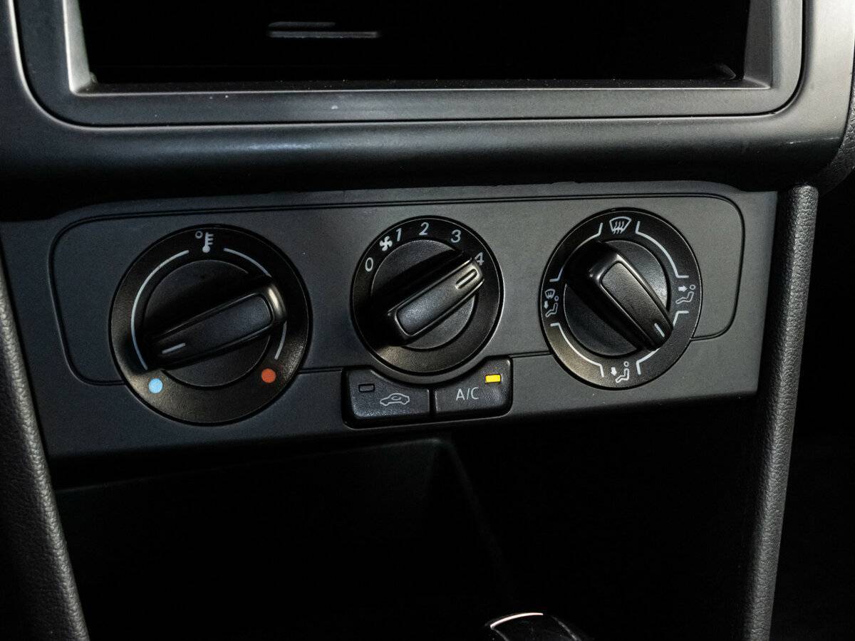 Б/У Фольксваген Поло 2016 года. Фото: #12