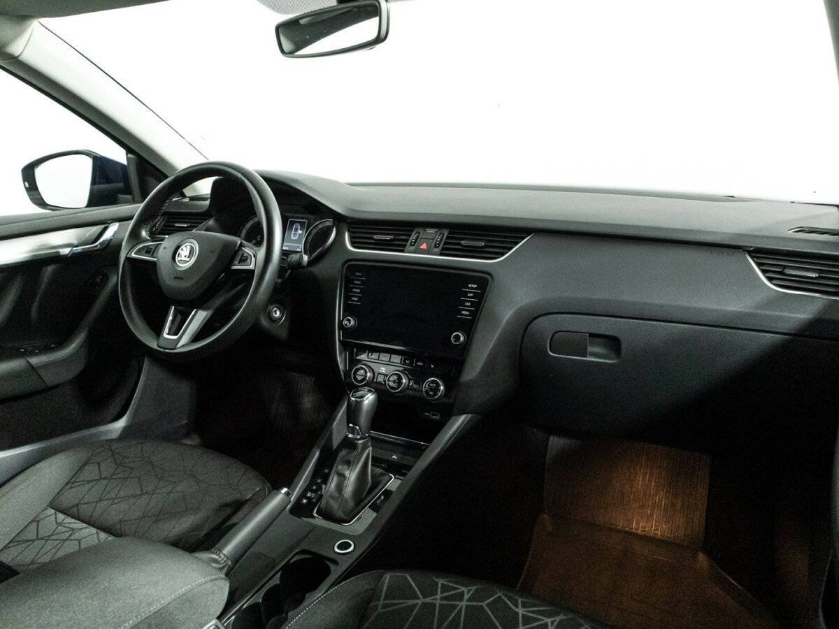 Б/У Шкода Октавия 2019 года. Фото: #8