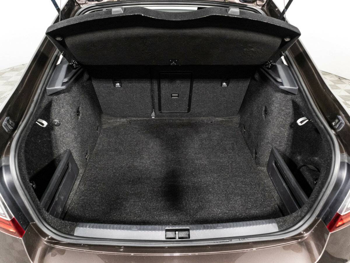 Б/У Шкода Октавия 2018 года. Фото: #14