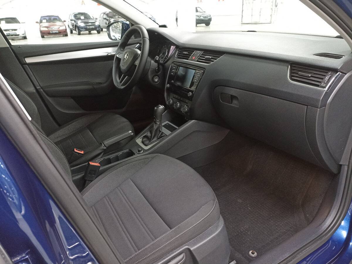 Б/У Шкода Октавия 2017 года. Фото: #10