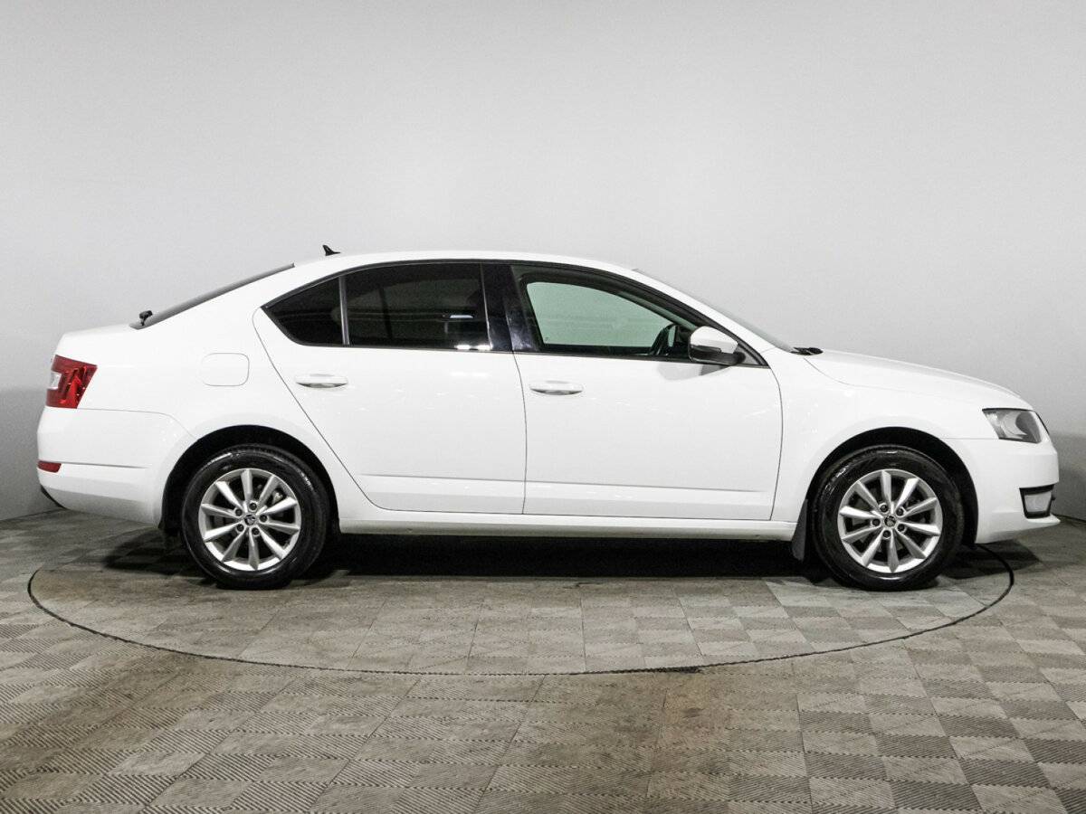 Б/У Шкода Октавия 2016 года. Фото: #3