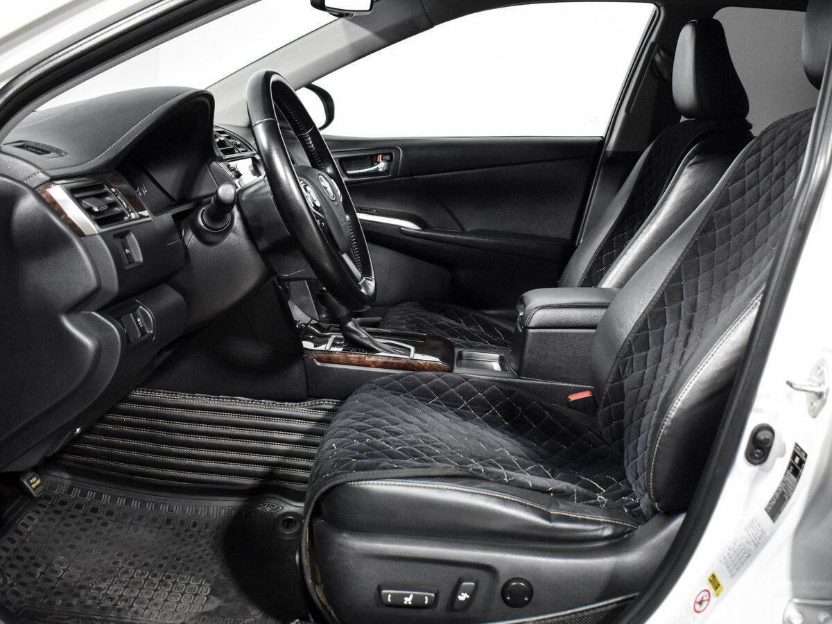 Б/У Тойота Камри 2018 года. Фото: #10