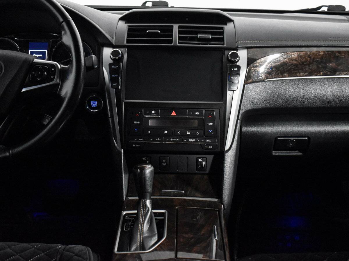 Б/У Тойота Камри 2018 года. Фото: #14