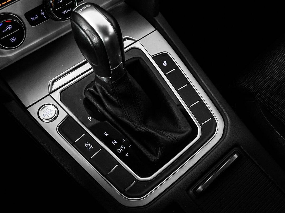 Б/У Фольксваген Пассат 2018 года. Фото: #17