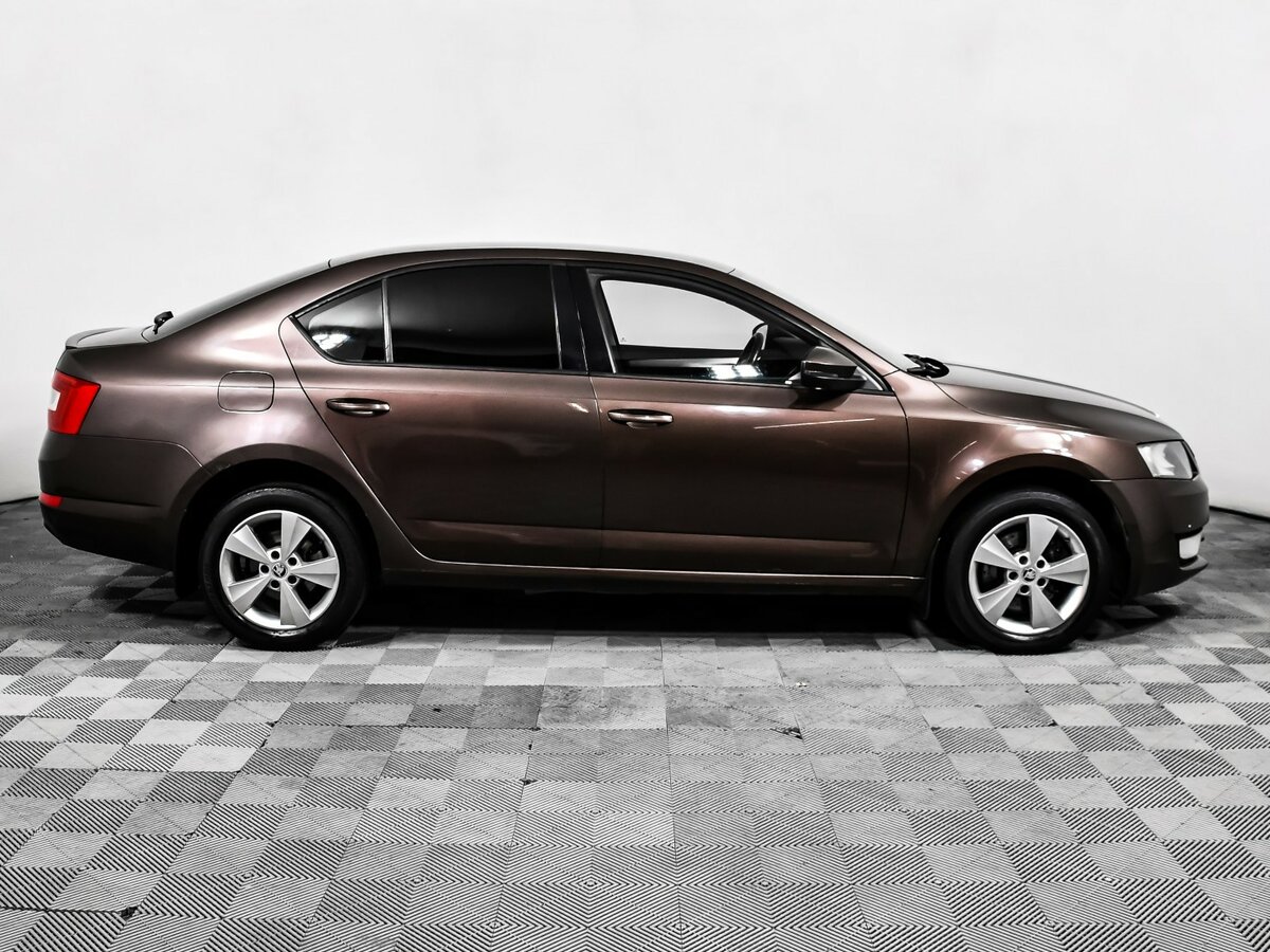 Б/У Шкода Октавия 2014 года. Фото: #3