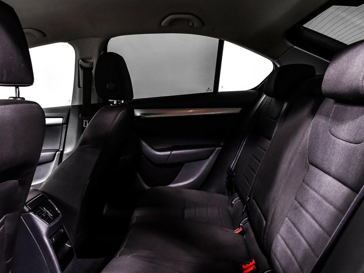 Б/У Шкода Октавия 2014 года. Фото: #10