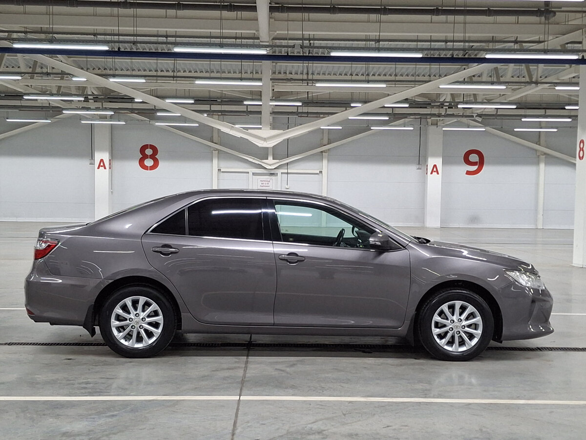 Б/У Тойота Камри 2016 года. Фото: #3