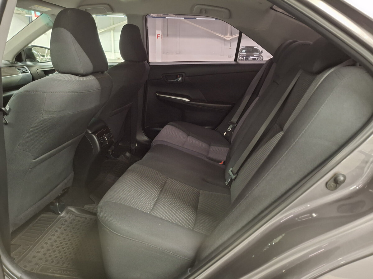 Б/У Тойота Камри 2016 года. Фото: #10