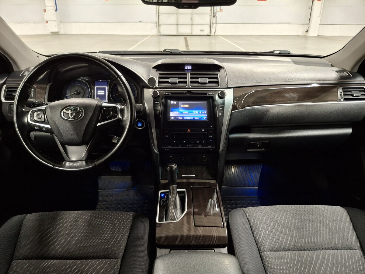 Б/У Тойота Камри 2016 года. Фото: #12