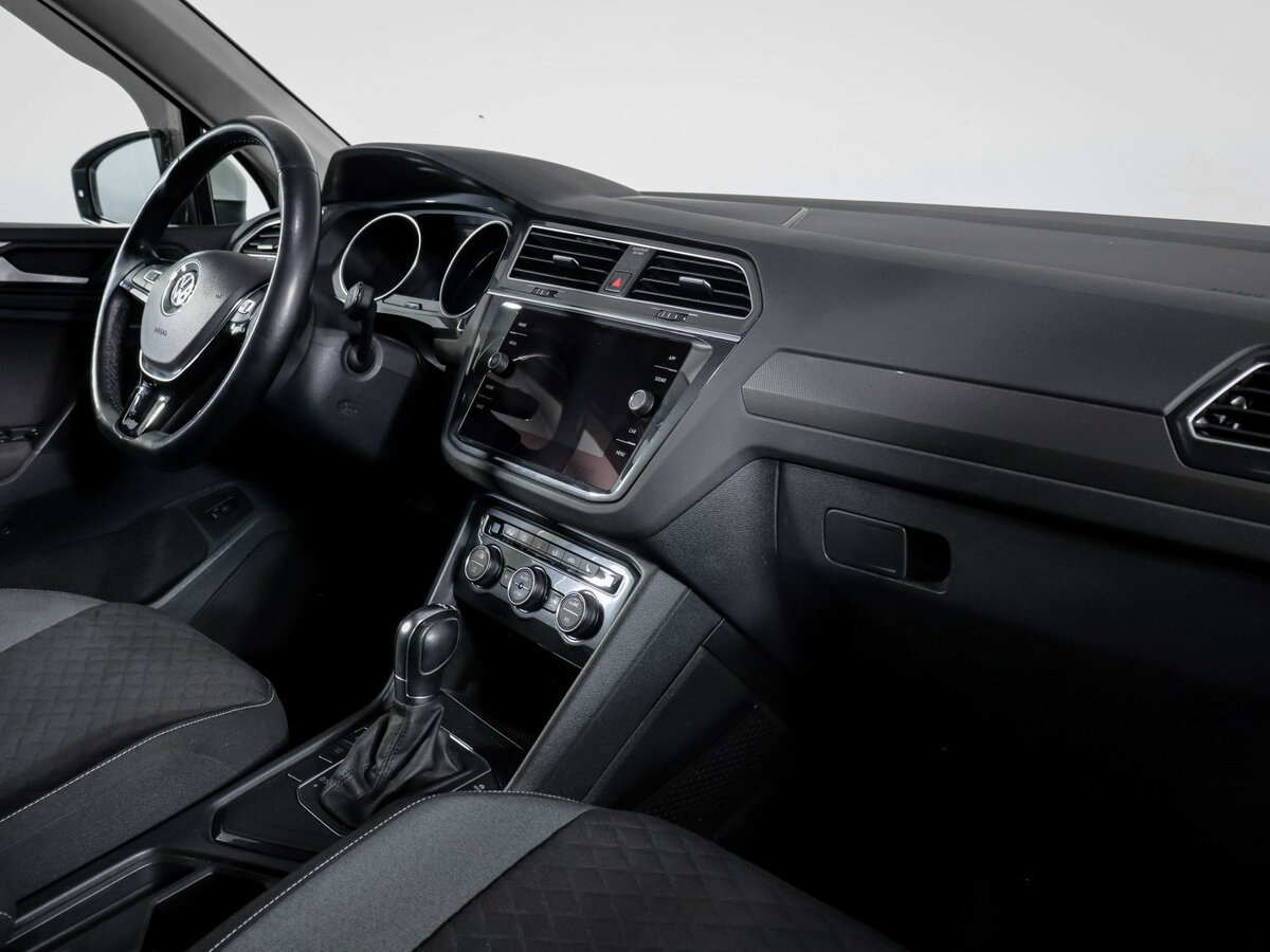 Б/У Фольксваген Тигуан 2018 года. Фото: #8