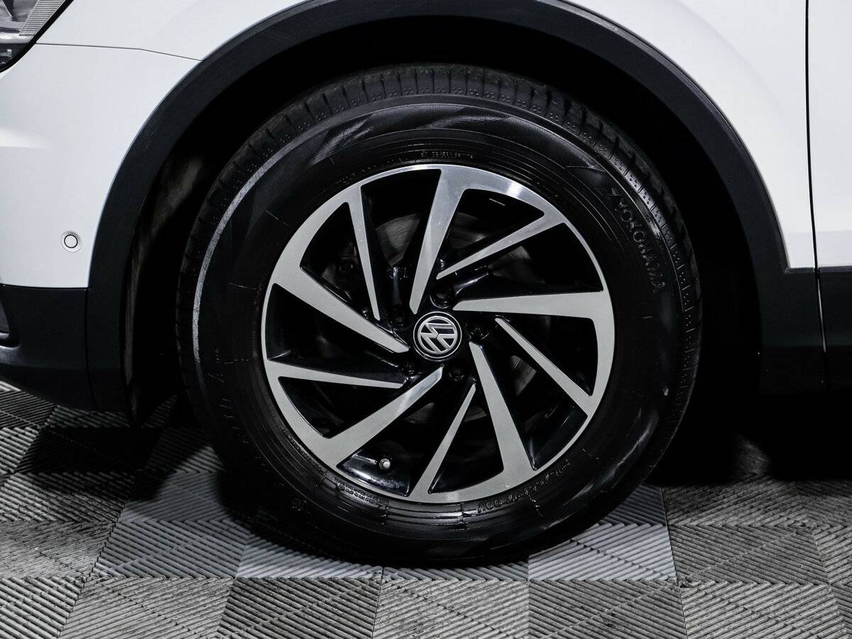 Б/У Фольксваген Тигуан 2018 года. Фото: #13