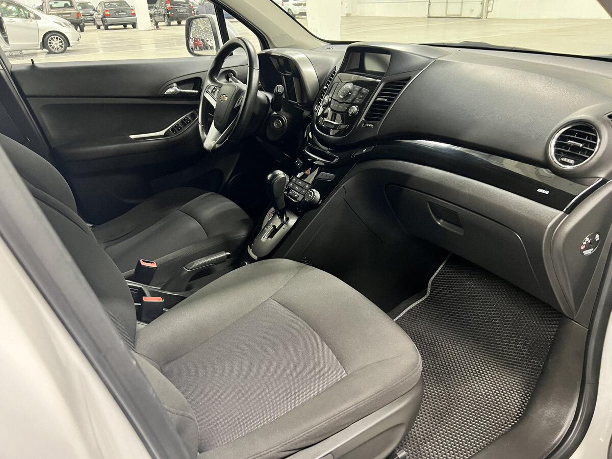 Б/У Шевроле Орландо 2014 года. Фото: #9