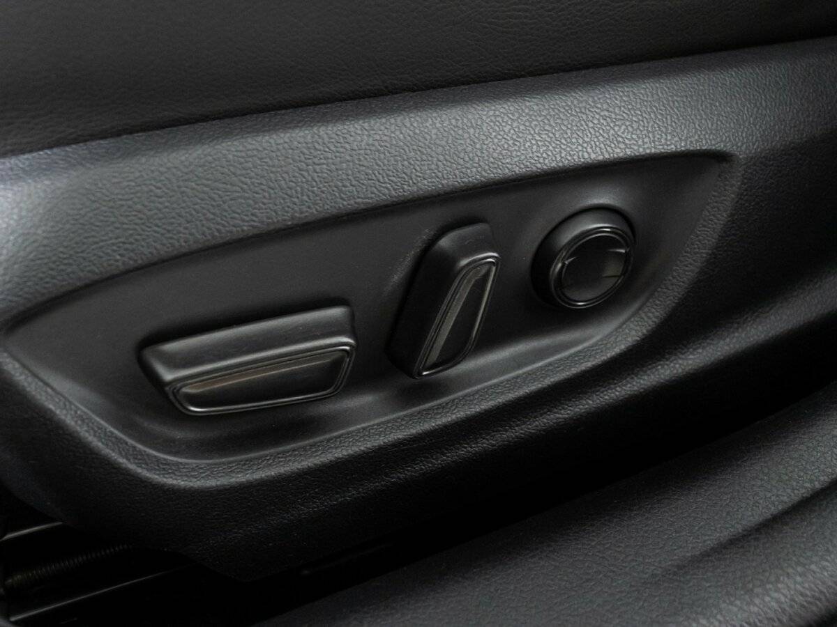 Б/У Тойота Камри 2021 года. Фото: #15