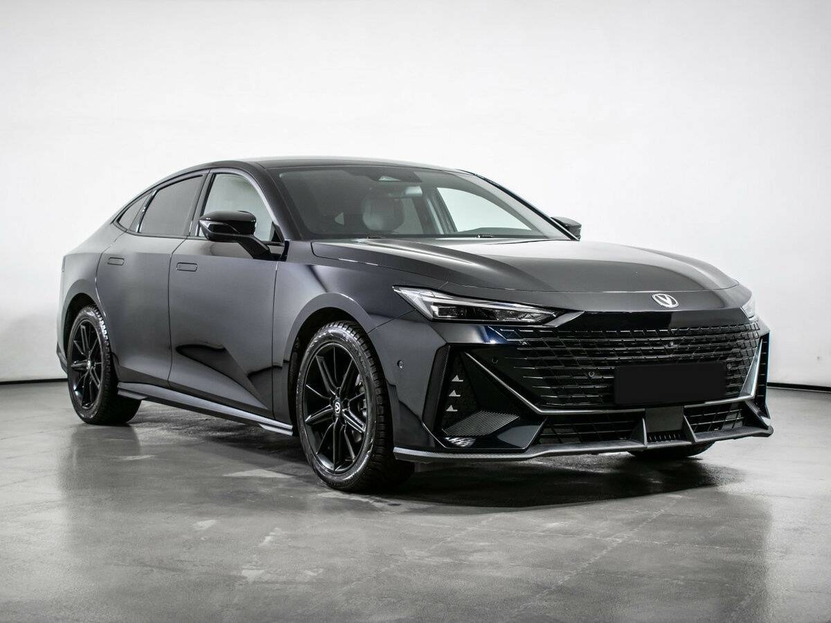 Б/У Чанган УНИ-В 2023 года. Фото: #2