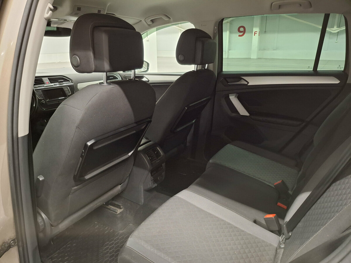 Б/У Фольксваген Тигуан 2017 года. Фото: #11