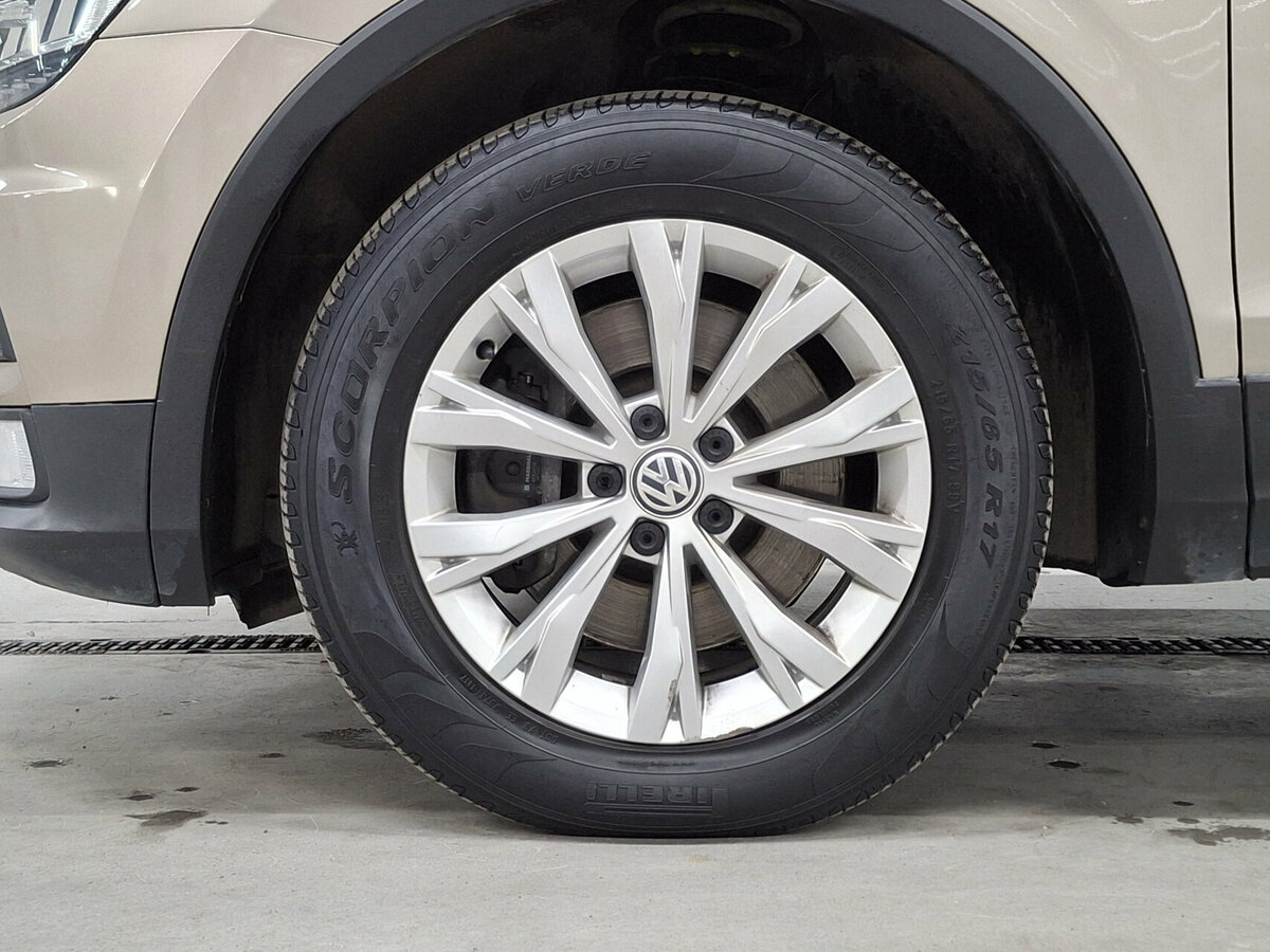 Б/У Фольксваген Тигуан 2017 года. Фото: #17