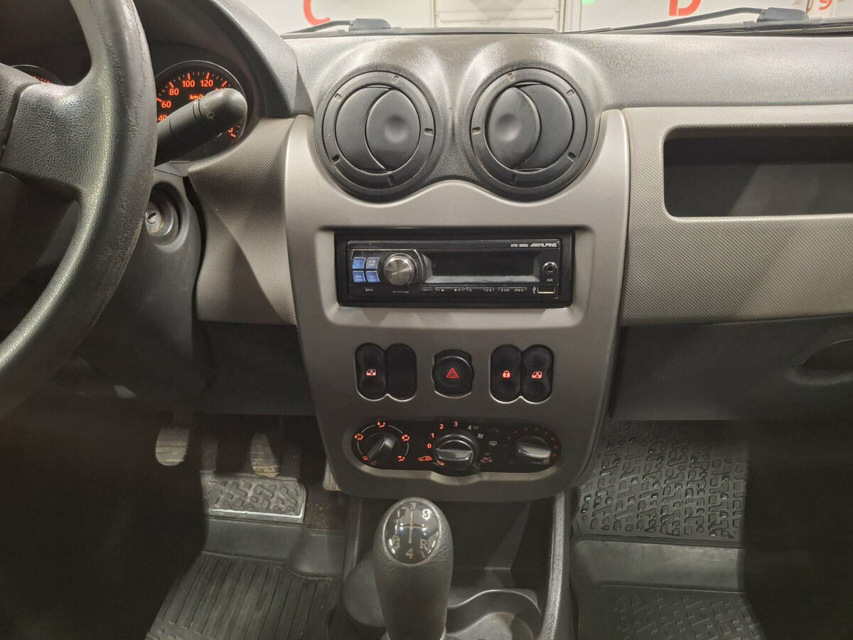 Б/У Рено Сандеро 2014 года. Фото: #14