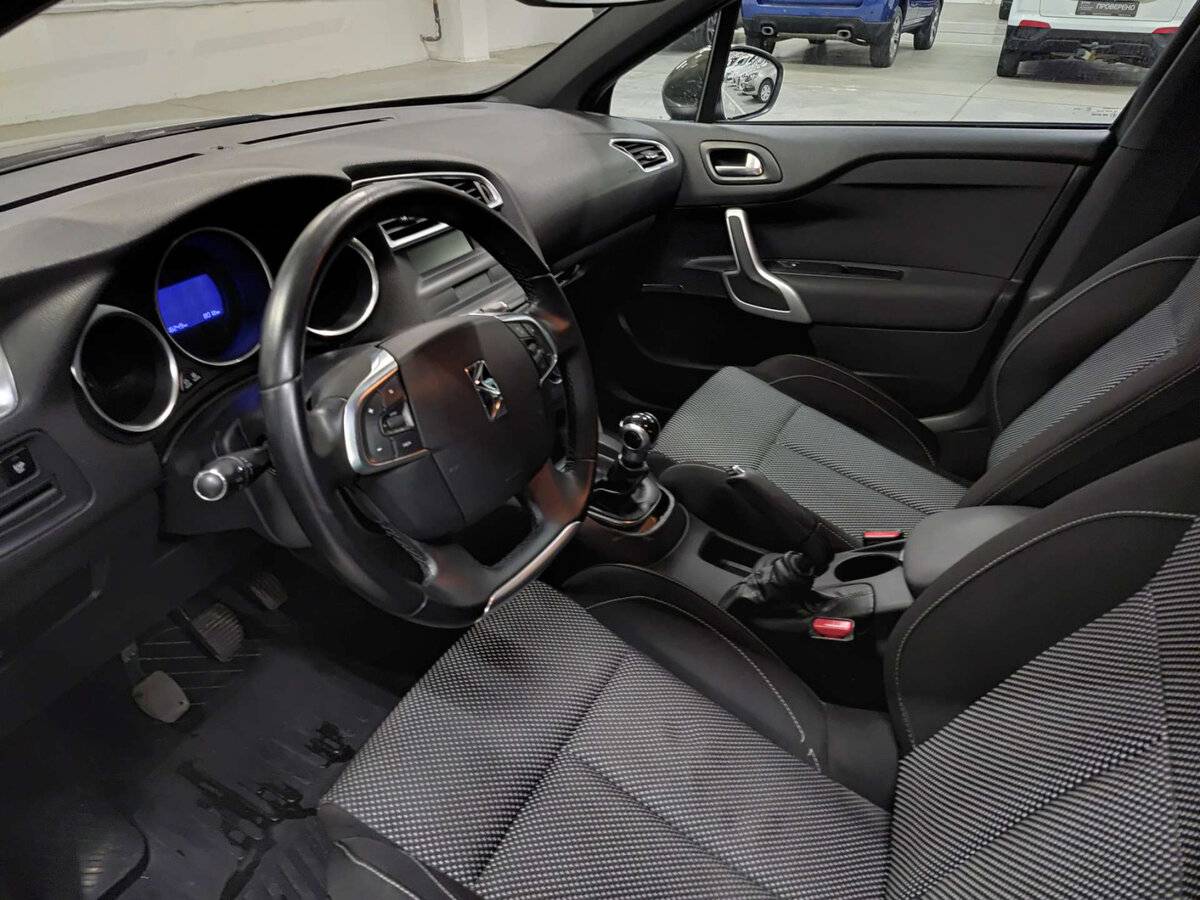 Б/У Ситроен ДС4 2012 года. Фото: #14