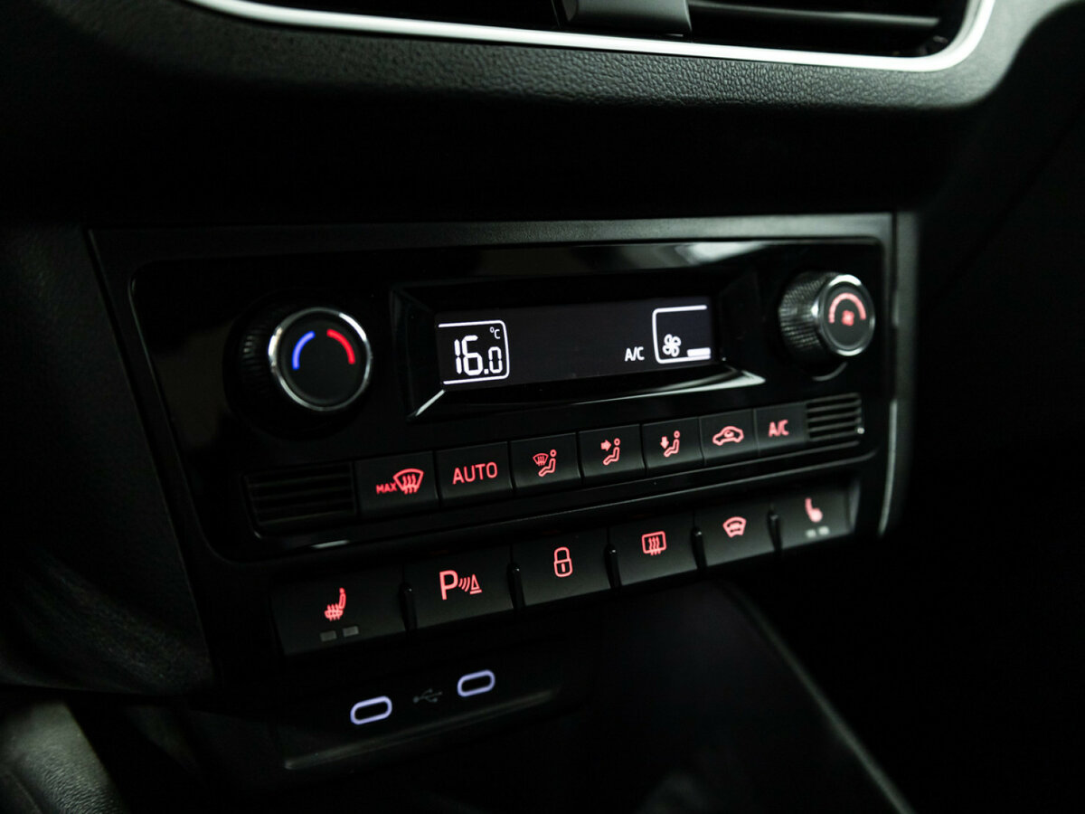 Б/У Фольксваген Поло 2022 года. Фото: #12