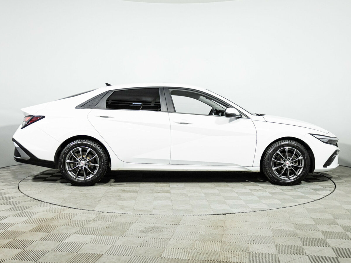 Б/У Хендай Елантра 2023 года. Фото: #3