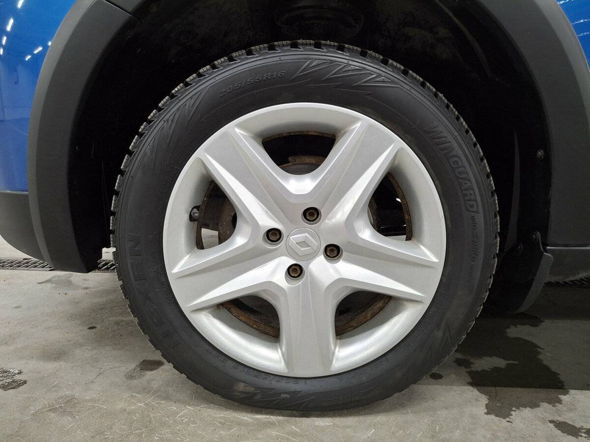 Б/У Рено Сандеро 2016 года. Фото: #17