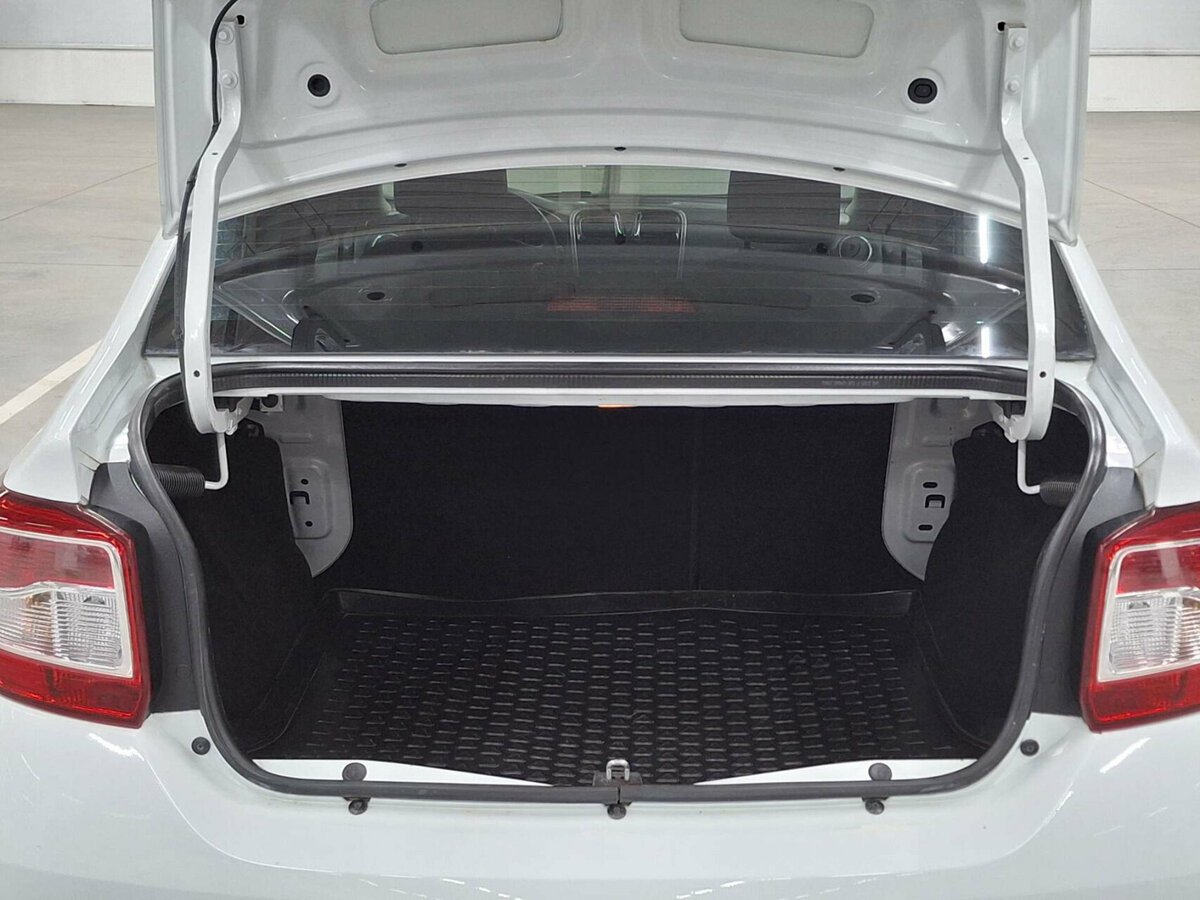 Б/У Рено Логан 2017 года. Фото: #9