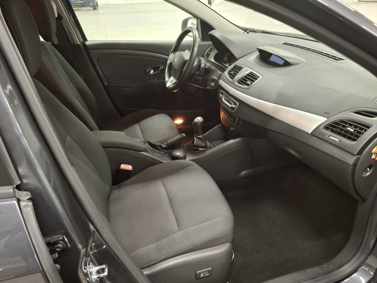 Б/У Рено Флюенс 2012 года. Фото: #10