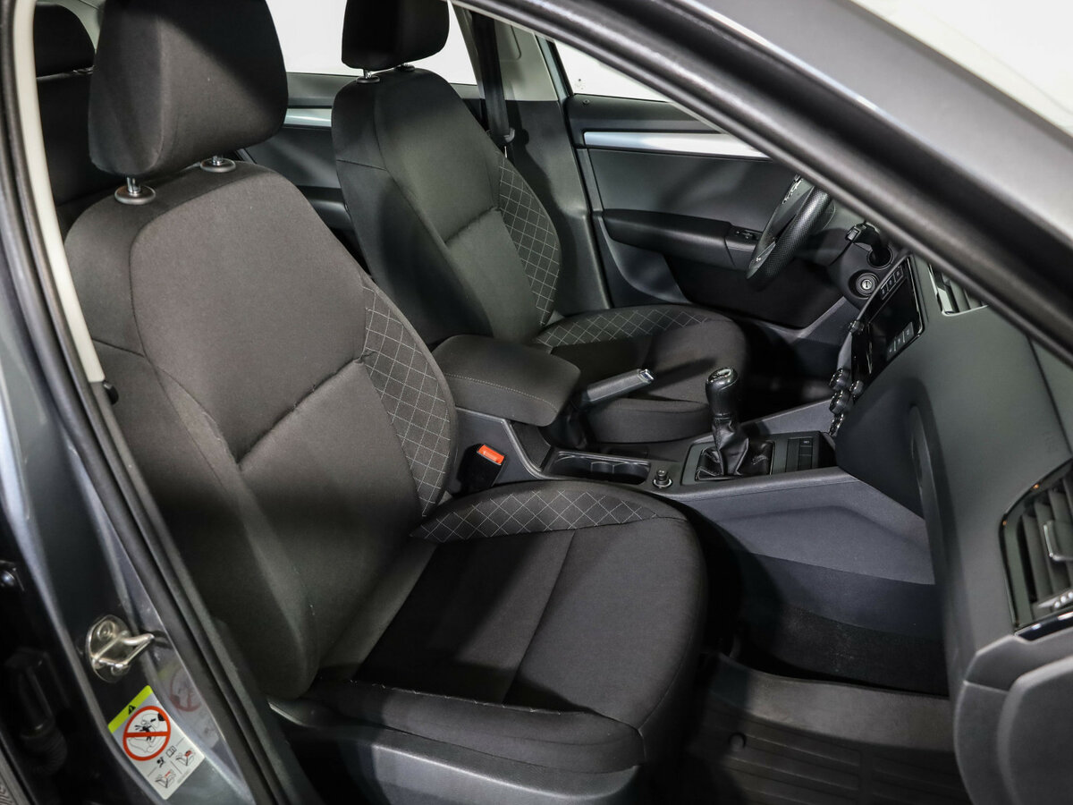 Б/У Шкода Октавия 2019 года. Фото: #20