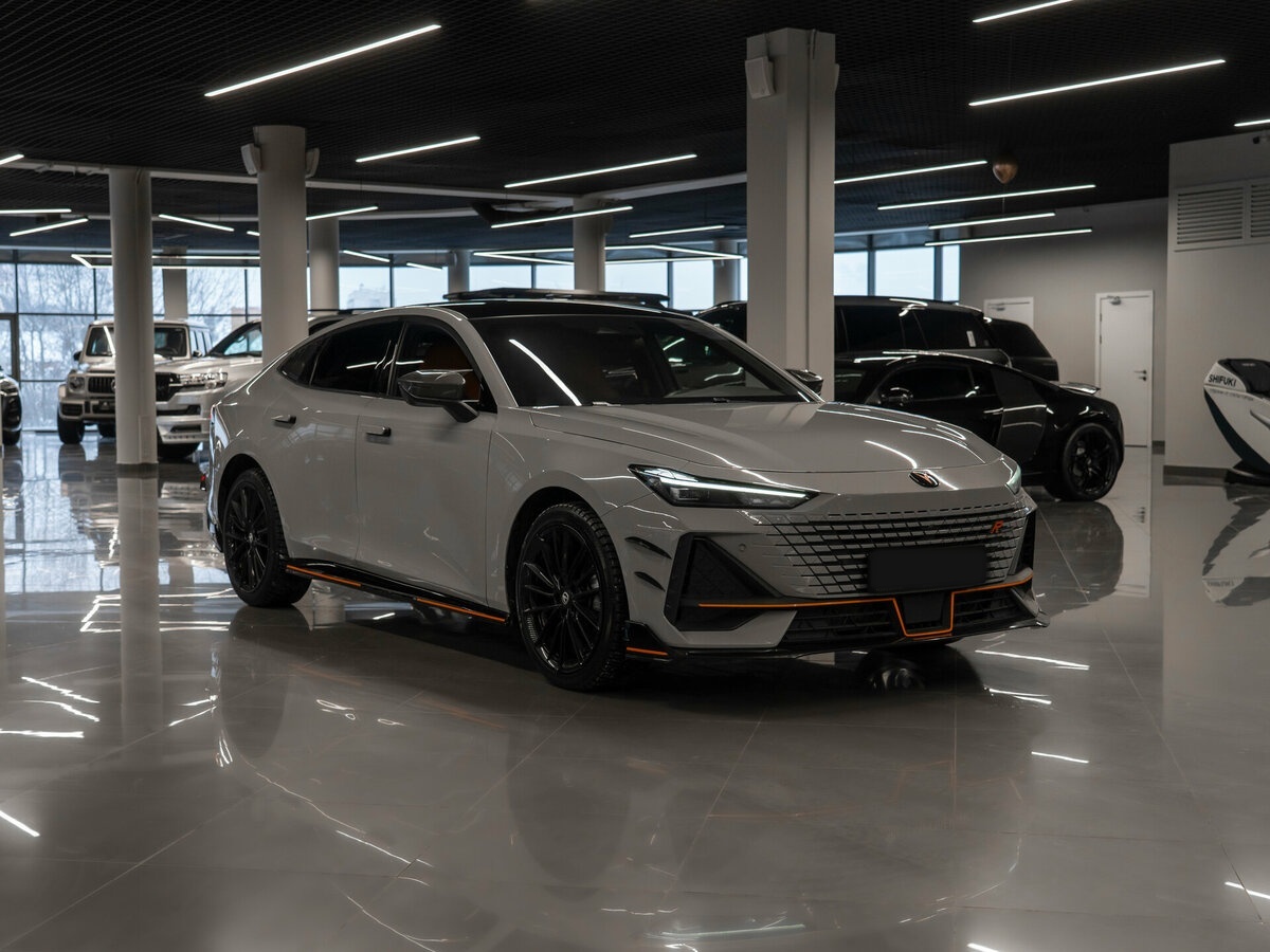 Б/У Чанган УНИ-В 2023 года. Фото: #1