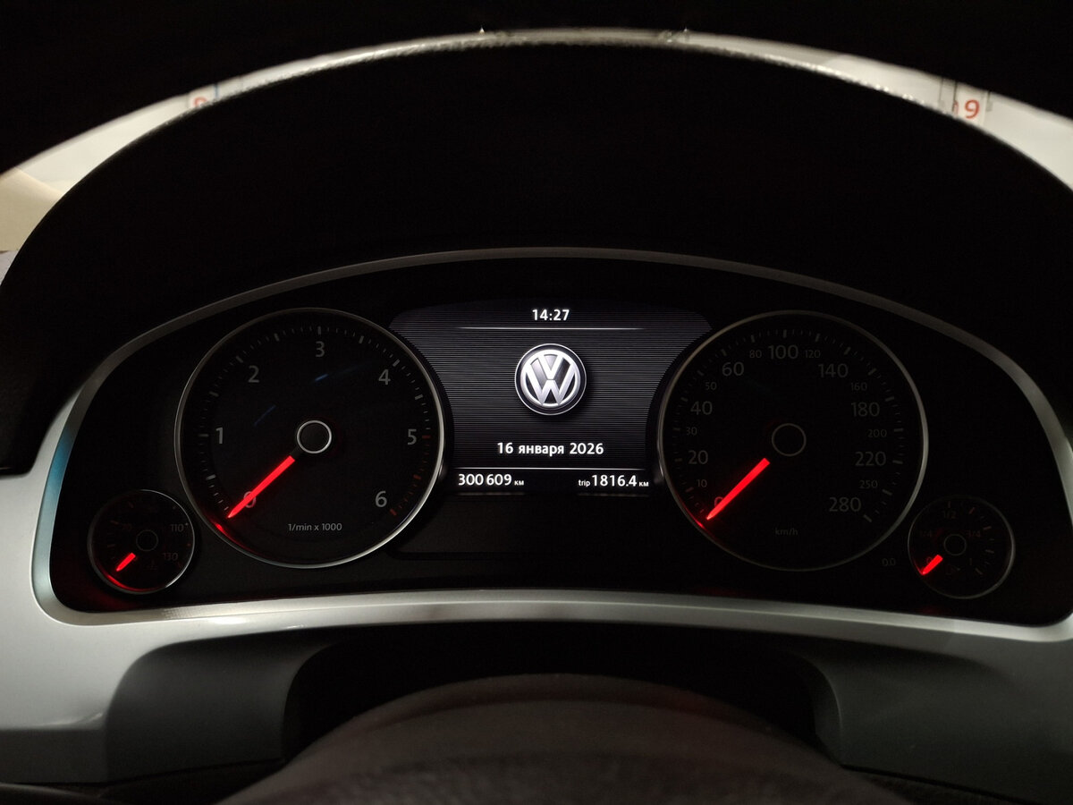 Б/У Фольксваген Туарег 2013 года. Фото: #12