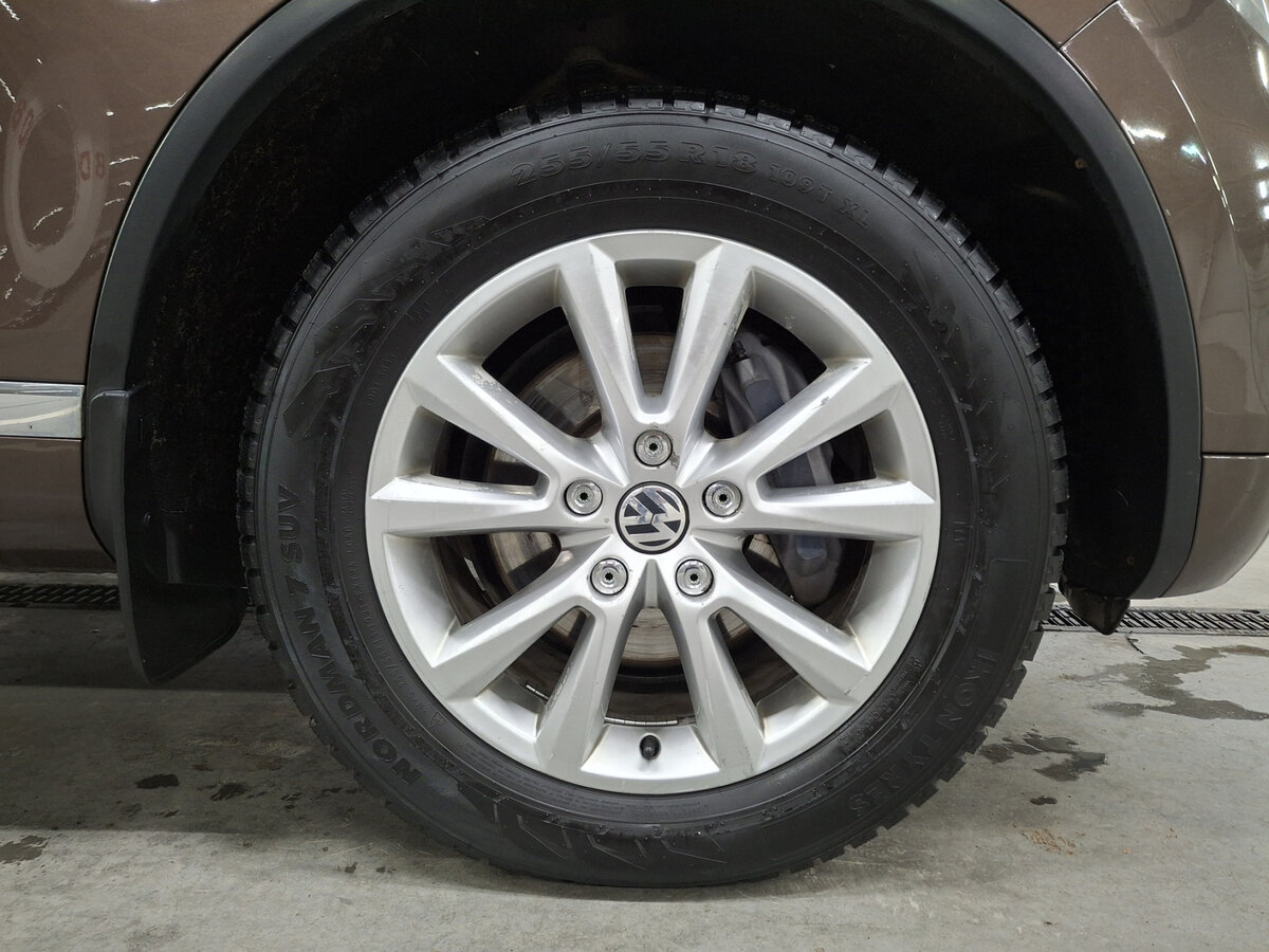 Б/У Фольксваген Туарег 2013 года. Фото: #17